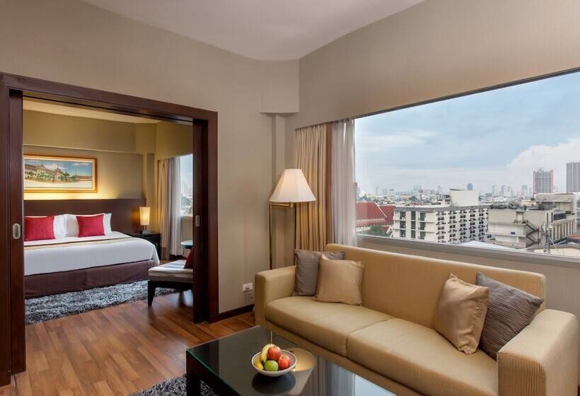 مجموعه ویستا شهر, Ramada Plaza By Wyndham Bangkok Menam Riverside