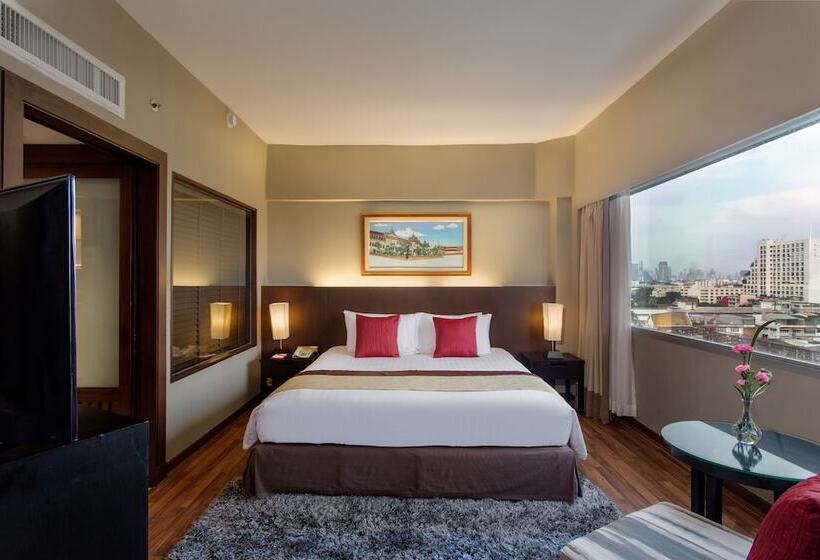 مجموعه ویستا شهر, Ramada Plaza By Wyndham Bangkok Menam Riverside