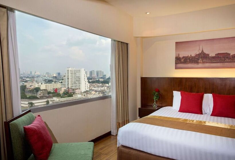 مجموعه ویستا شهر, Ramada Plaza By Wyndham Bangkok Menam Riverside