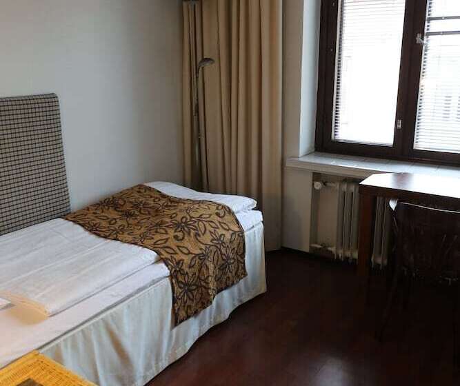 标准单人间, Seurahuone