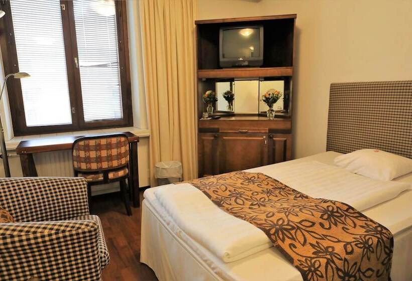 标准单人间, Seurahuone