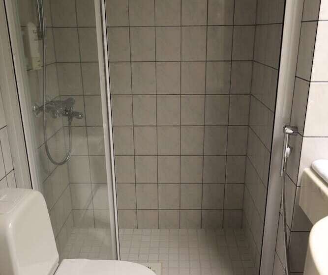 标准间, Seurahuone