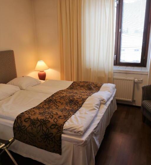 标准间, Seurahuone