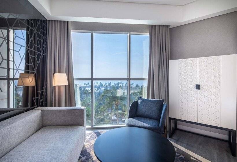 Номер Клуб, Sheraton Jeddah Hotel   Saudi Brothers Commercial Company Branch