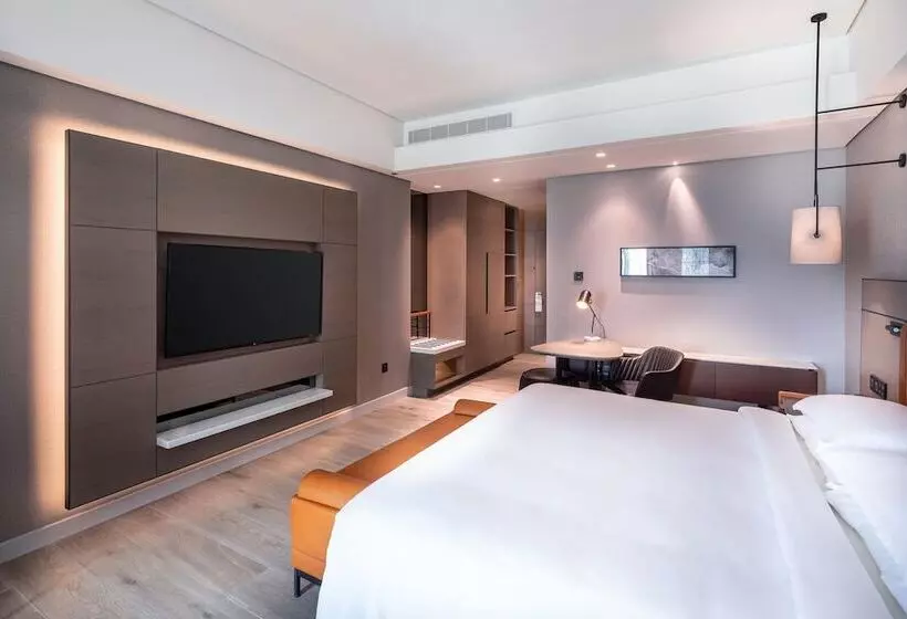 اتاق کلاب, Sheraton Jeddah Hotel Saudi Brothers Commercial Company Branch