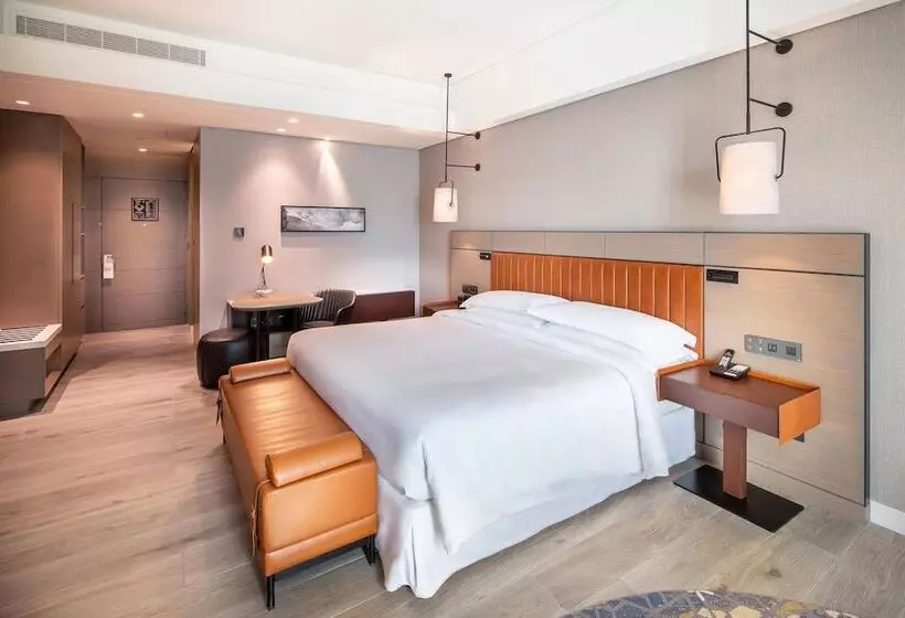 اتاق کلاب, Sheraton Jeddah Hotel Saudi Brothers Commercial Company Branch