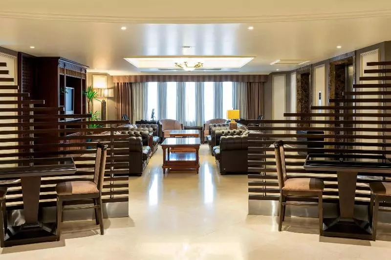 سوئیت با تخت بزرگ, Sheraton Riyadh Hotel & Towers