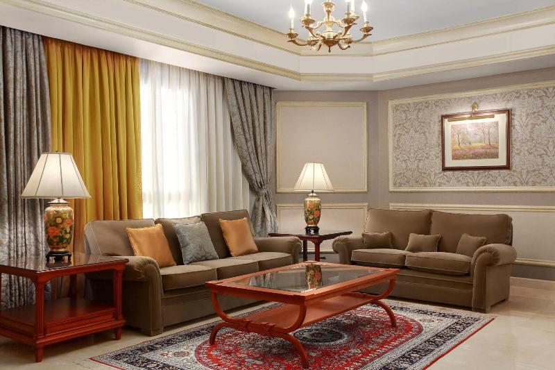 带大床的套房, Sheraton Riyadh Hotel & Towers