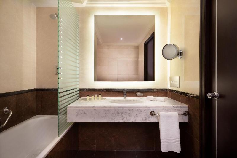 Номер Клуб, Sheraton Riyadh Hotel & Towers