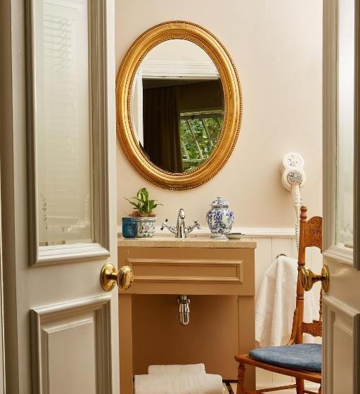 חדר קלאסי, The Devon Valley