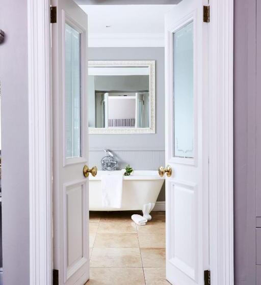 חדר קלאסי, The Devon Valley