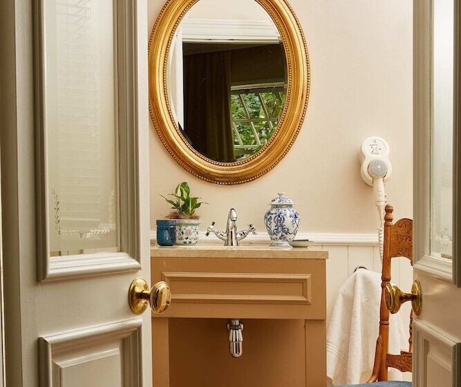 חדר קלאסי, The Devon Valley