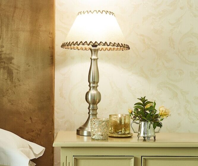 חדר סטנדרט לשלושה, The Devon Valley