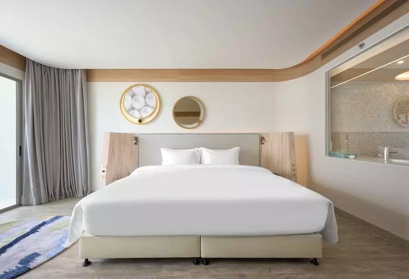 バルコニー付プレミアムルーム, Andaman Embrace Patong, Phuket