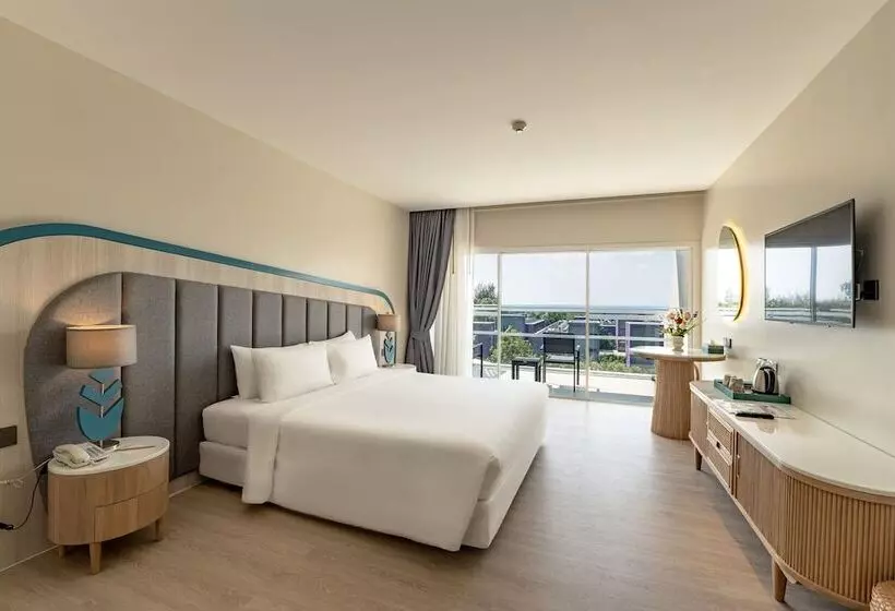 オーシャンビュースタンダードルームバルコニー付き, Andaman Embrace Patong, Phuket