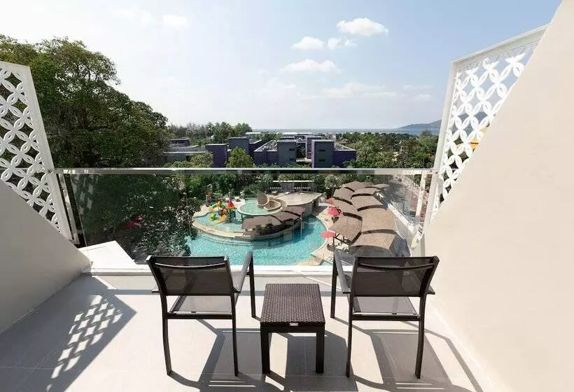 オーシャンビュースタンダードルームバルコニー付き, Andaman Embrace Patong, Phuket