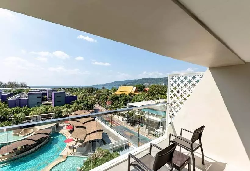 オーシャンビュースタンダードルームバルコニー付き, Andaman Embrace Patong, Phuket
