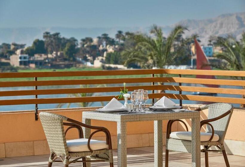 اتاق دلوکس با تخت کینگ و چشمانداز, Steigenberger Resort Achti