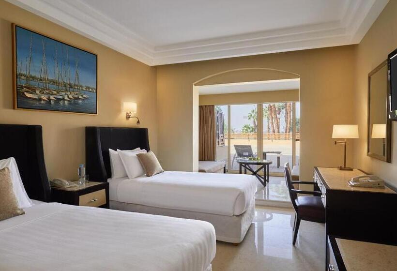 اتاق لوکس با چشمانداز, Steigenberger Resort Achti