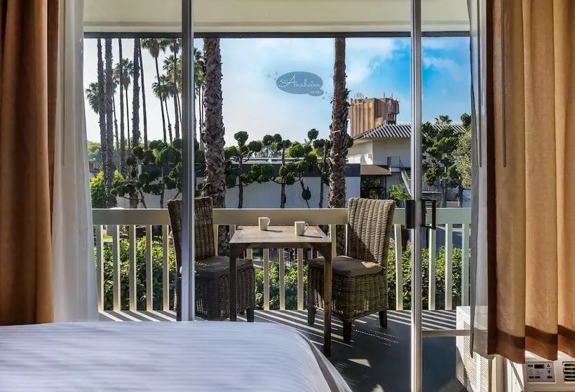 اتاق استاندارد, The Anaheim Hotel