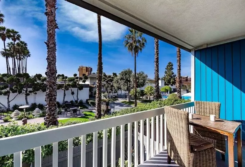 اتاق استاندارد, The Anaheim Hotel