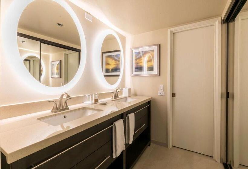 2 Bedroom Premium Apartment Sea View, Aston Waikiki Beach Tower
