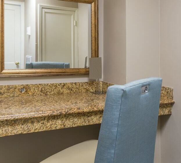 استودیوی استاندارد, Club Wyndham Avenue Plaza