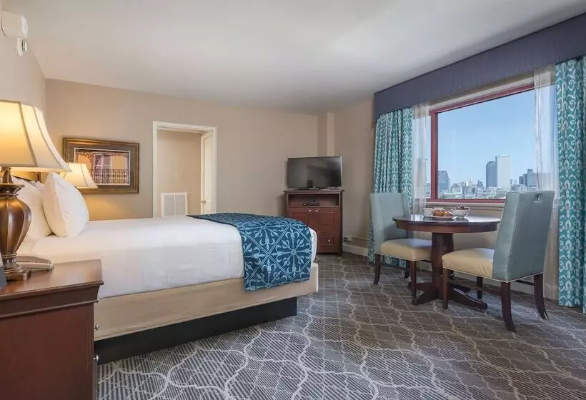 استودیوی استاندارد, Club Wyndham Avenue Plaza
