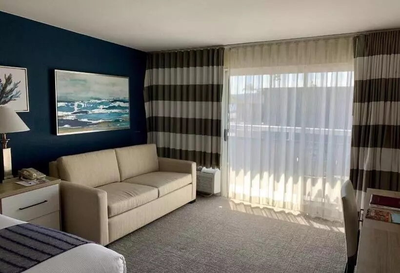 اتاق اجرایی با تخت بزرگ, Bay Club Hotel And Marina