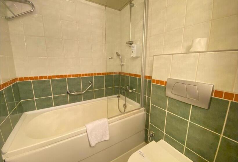 スタンダードトリプルルーム, Best Western Plus Khan