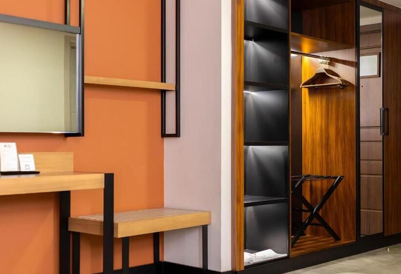 キングサイズベッドのデラックスルーム, Best Western Plus Khan