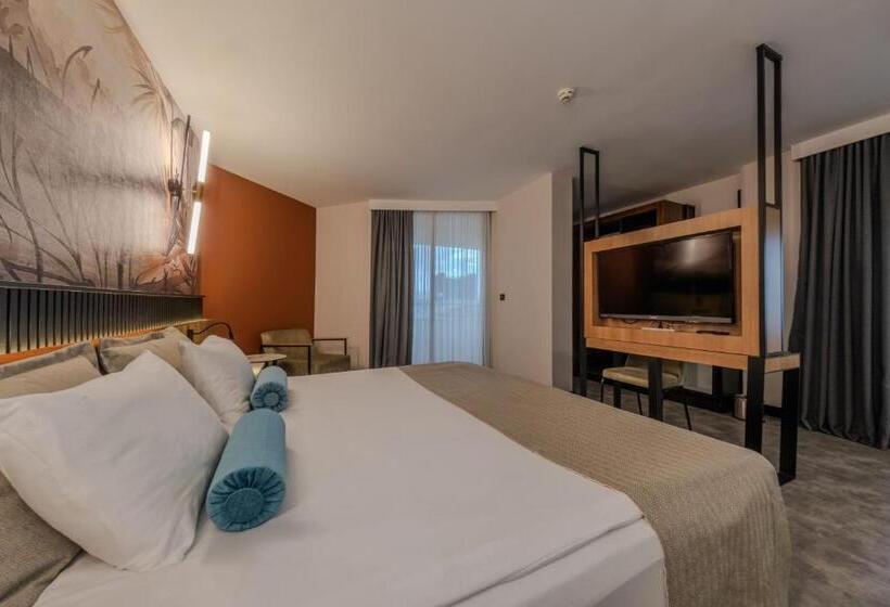 キングサイズベッドのデラックススイート, Best Western Plus Khan