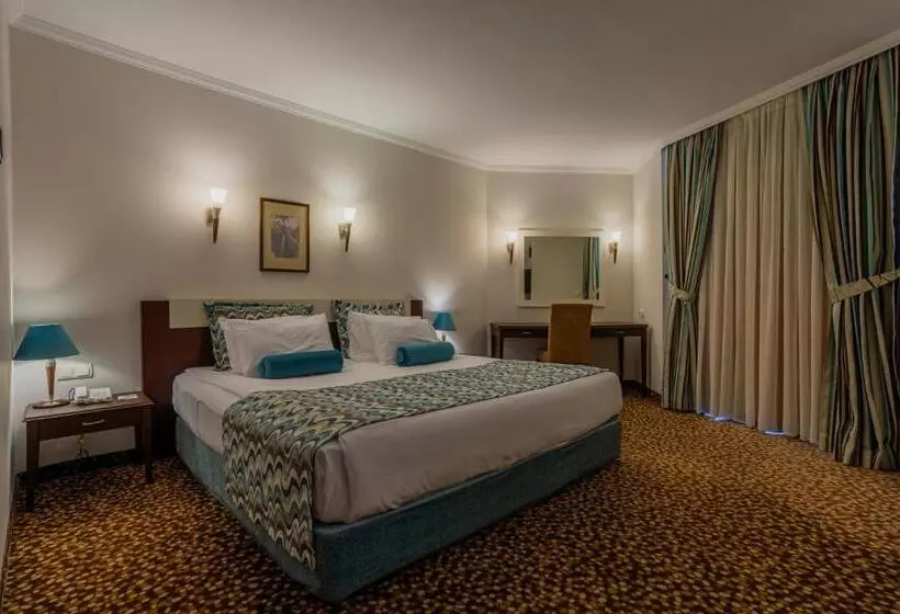 سوییت جونیور, Best Western Plus Khan