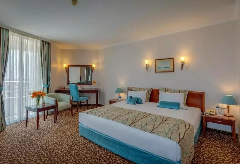 سوییت جونیور, Best Western Plus Khan