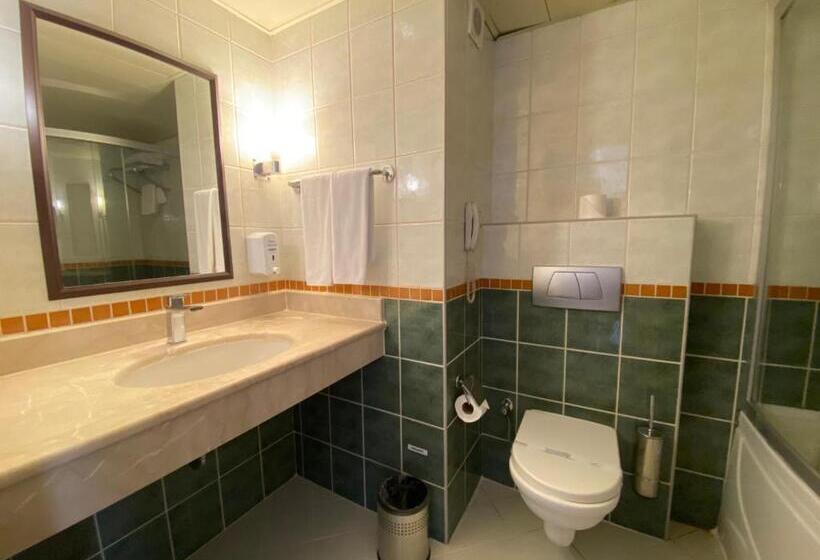 キングサイズベッドのスイートルーム, Best Western Plus Khan