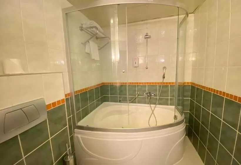 سوئیت با تخت بزرگ, Best Western Plus Khan
