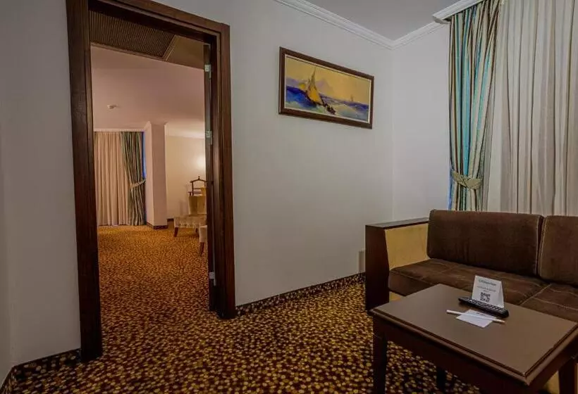سوئیت با تخت بزرگ, Best Western Plus Khan