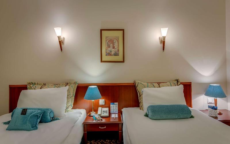 スタンダードトリプルルーム, Best Western Plus Khan