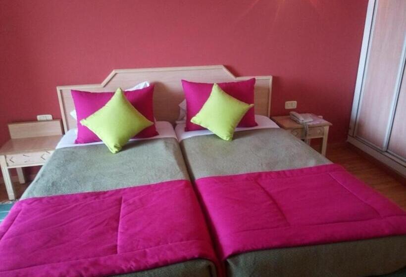 Номер Стандарт, Les Mimosas Tabarka