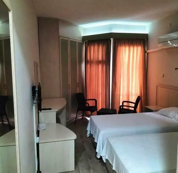 Basic Yhden Hengen Huone, Rıdvan