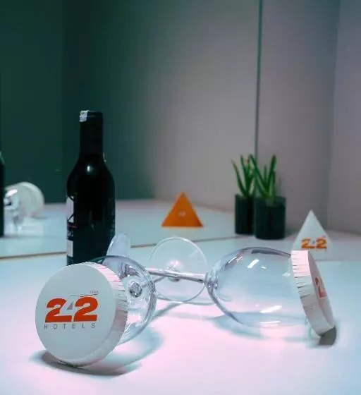 اتاق لوکس خانوادگی, Tema 242