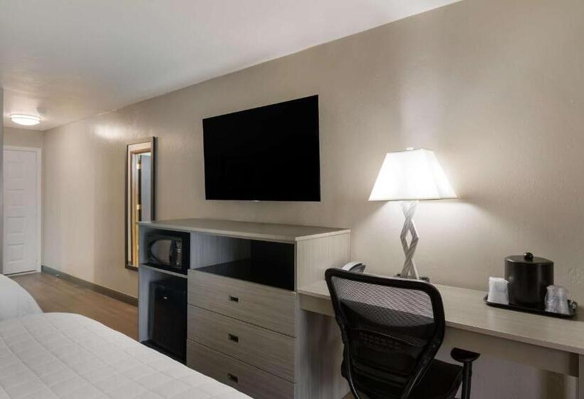 Четырехместный Номер Стандарт с Балконом, Best Western New Oregon Motel