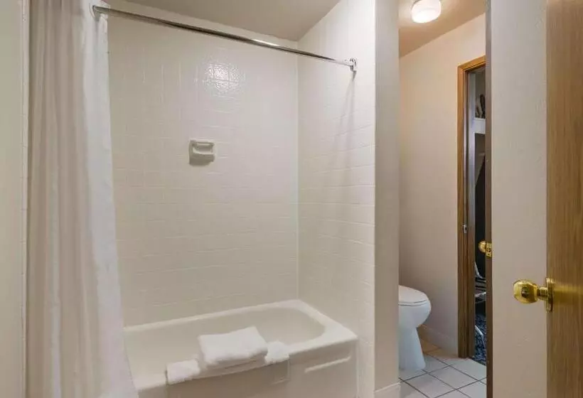 سوییت سوپریور, Best Western New Oregon Motel