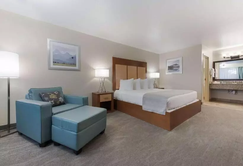 キングサイズベッドのスタンダードルーム, Best Western Foothills Inn