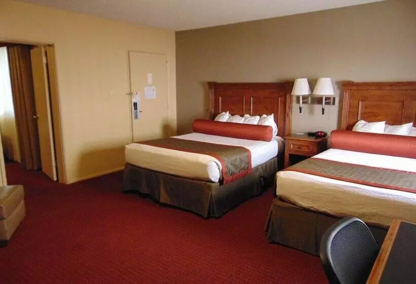２ダブルベッドのスタンダードルーム, Best Western Plus Kings Inn And Suites
