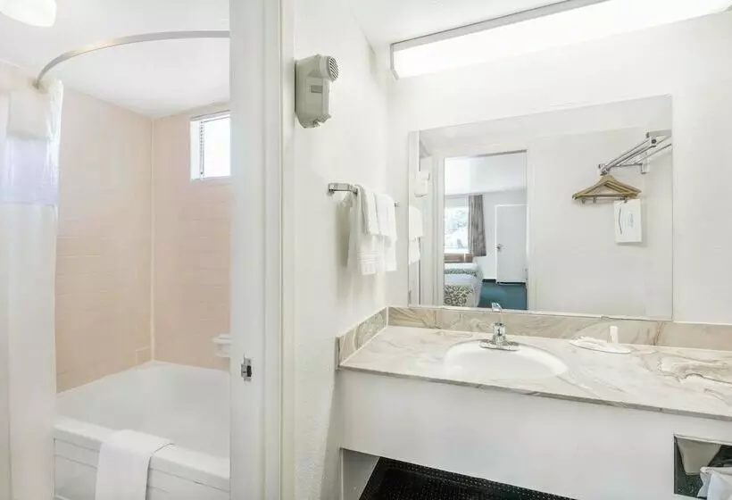 Standard-huone 2 Parivuodetta, Days Inn By Wyndham Deming
