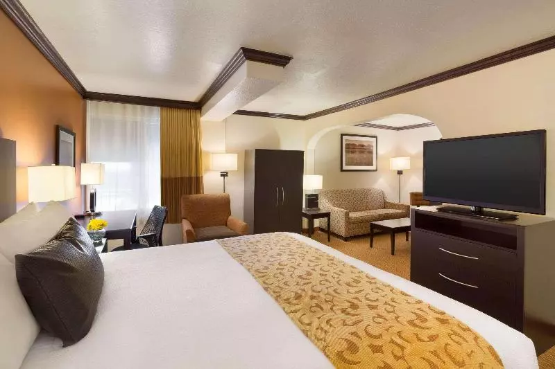 キングサイズベッドのエクゼクティブルーム, Park Inn By Radisson Salt Lake Citymidvale