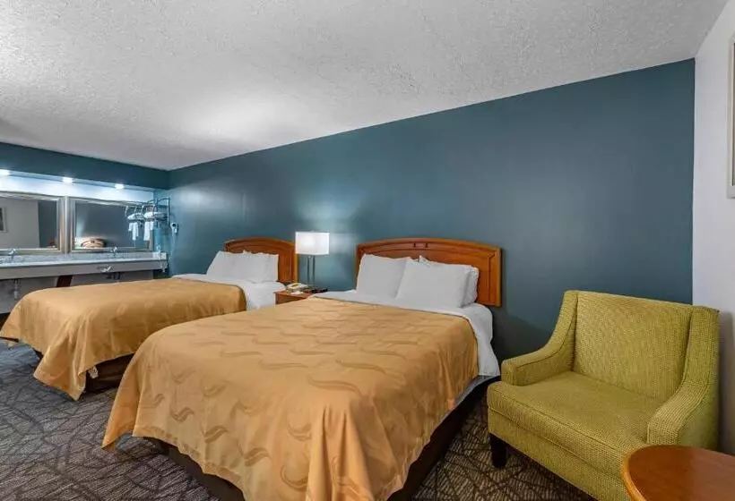 اتاق استاندارد برای معلولان, Quality Inn Austintown Youngstown West