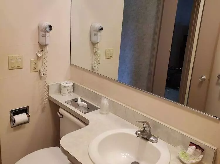 ２ダブルベッドのスタンダードルーム, Richmond Inn & Suites