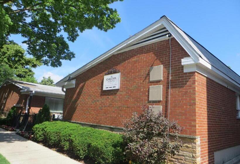 اتاق اکونومی, Carleton Of Oak Park